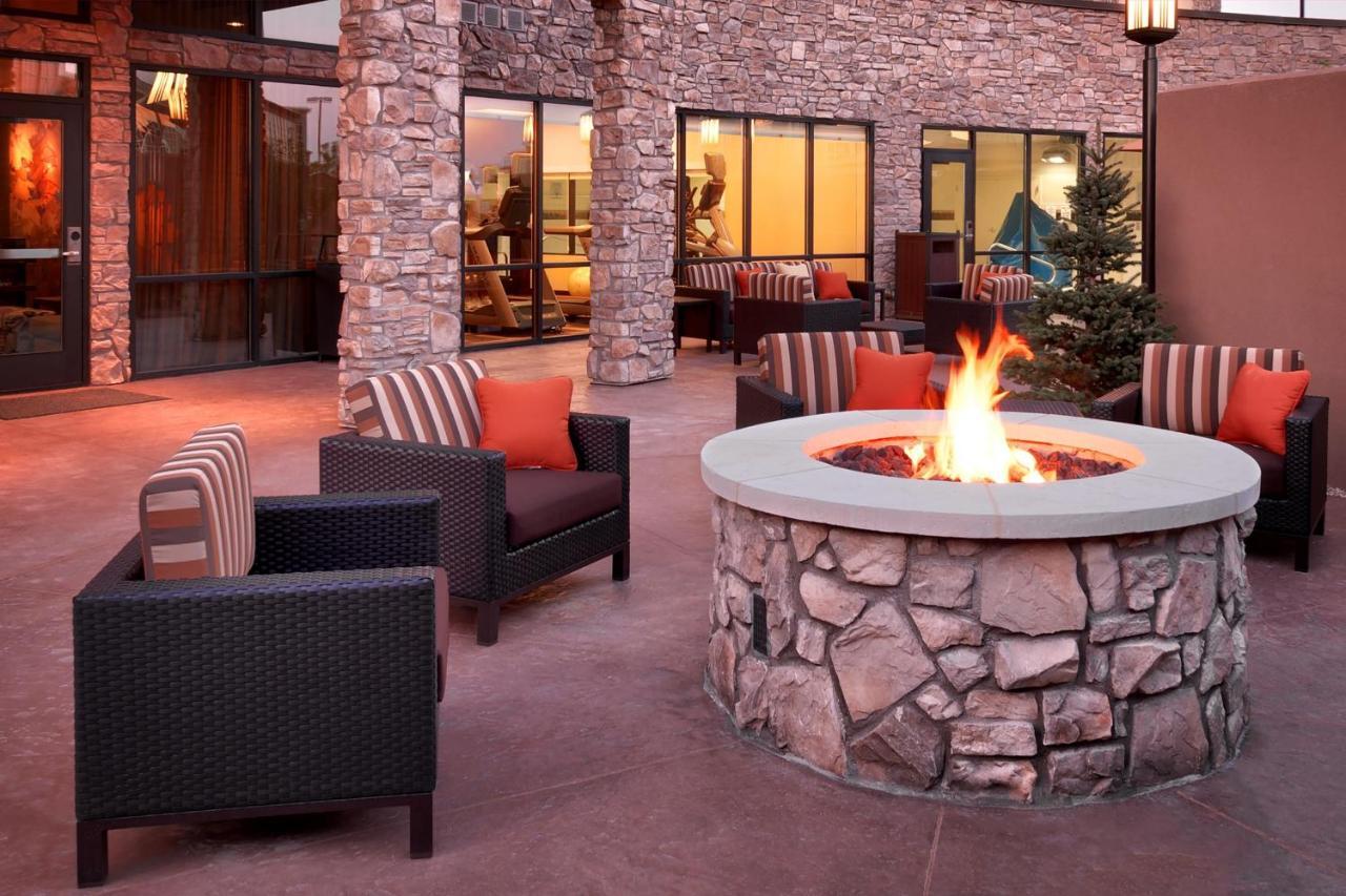 Courtyard By Marriott Lehi At Thanksgiving Point Hotel Exterior photo